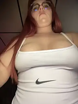 CoraVibes live cam on StripChat