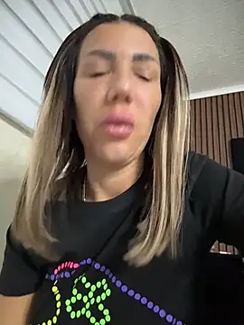 SelineVelvet live cam preview