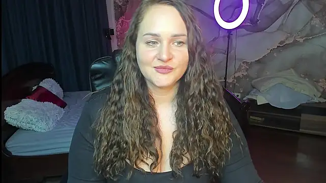 Chorna_Rouse live cam on StripChat