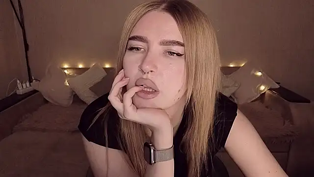ViolettaLopez live cam on StripChat