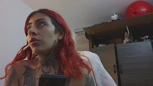 selene_red_