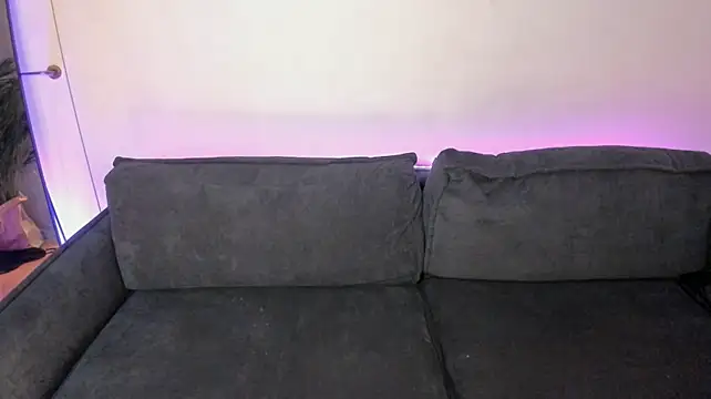 Wallflowerr live sex cam