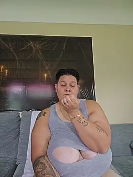 DevilDahm live cam on StripChat