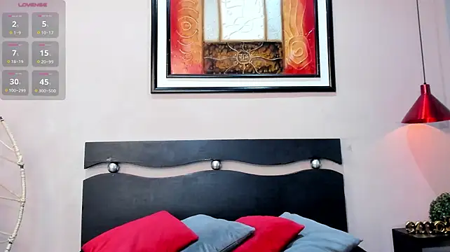 _LaraMom_ live cam preview