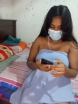 kamini_hot (F young) - Spit pussy and finger