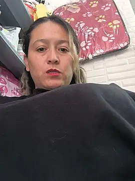 mooncurves live cam preview