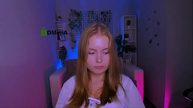 helena_so_shyy