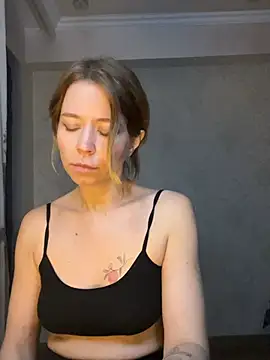 Dora_Marr