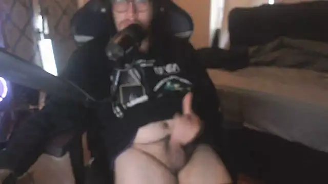chicostick413 live cam on StripChat