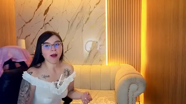 doncellita_strong_tf live cam on StripChat