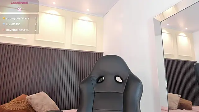 MEREDITHBENSON webcam