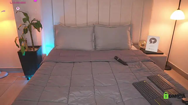 nicoletth18 webcam