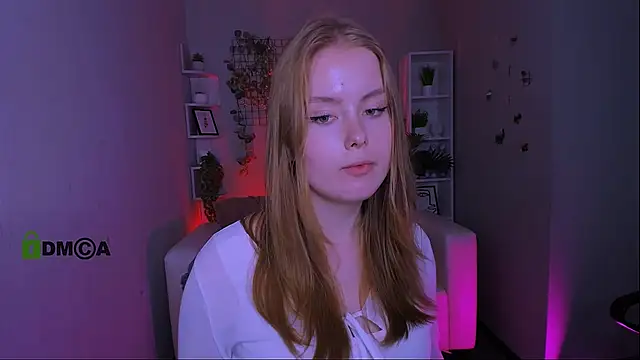 helena_so_shyy