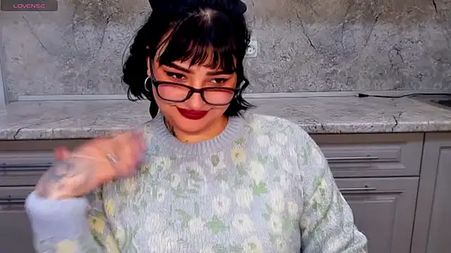 NikkiSummer live cam on StripChat