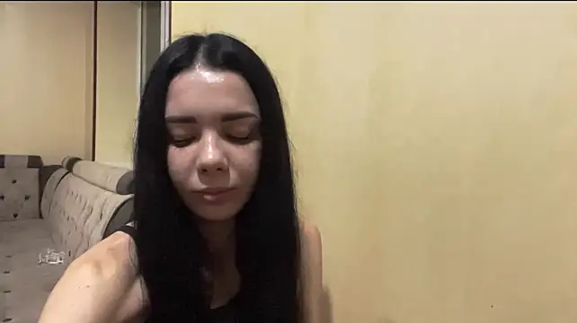 HazelRhoten live cam preview