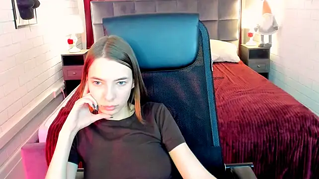 ElzaMadison live cam on StripChat