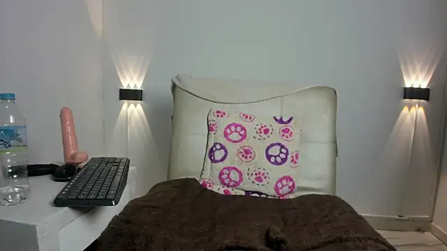 AmaraWattson live cam on StripChat
