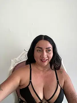 juliana_diaz live cam on StripChat