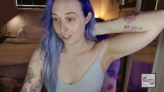 ursluttygf live cam on StripChat