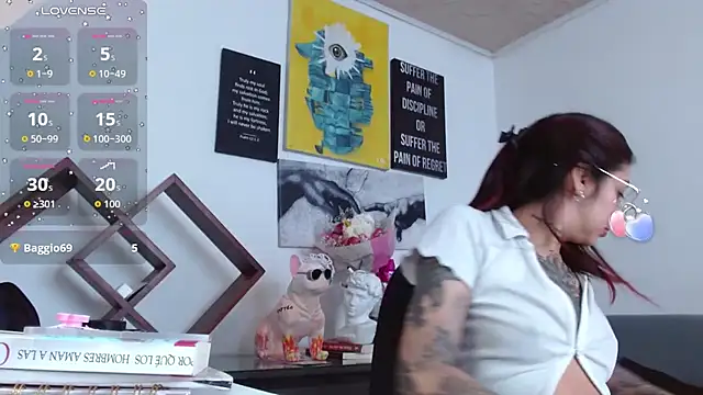 ZoeBakers_ live cam preview