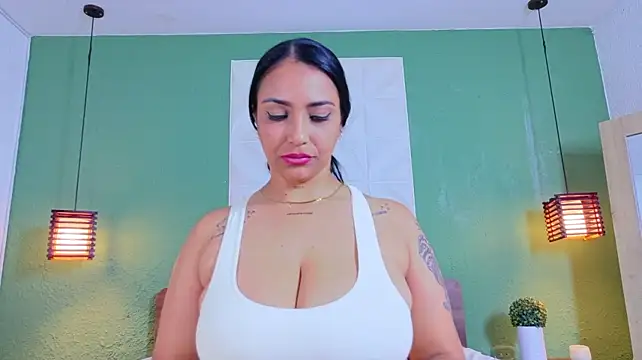 Slutty_hugetits