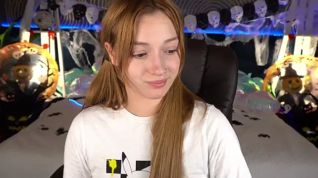 LizzaMoonn live cam preview