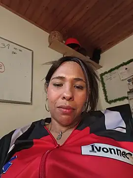 Ivon_C live cam preview