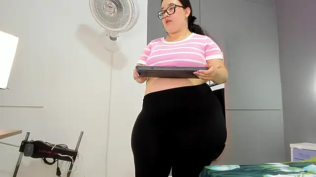 zoe_curvyy