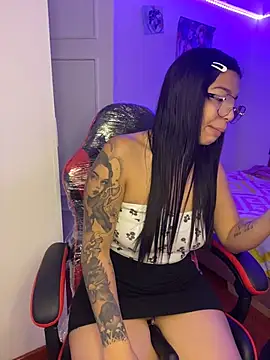 icherry-18 live cam on StripChat