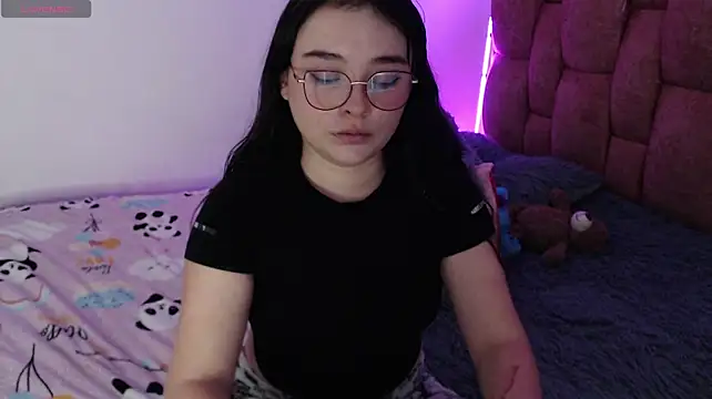nahia__2 live cam on StripChat