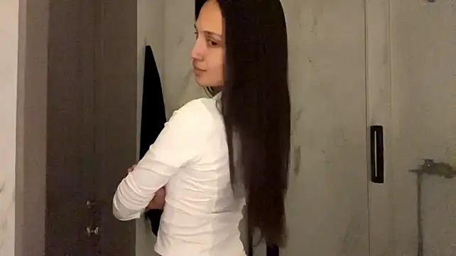 gildacode (F teen) - play with my NAKED boobs 1 min