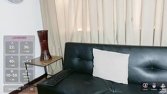 Mila_white1 live cam on StripChat