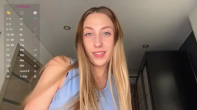 MonnieGuittennez live cam on StripChat