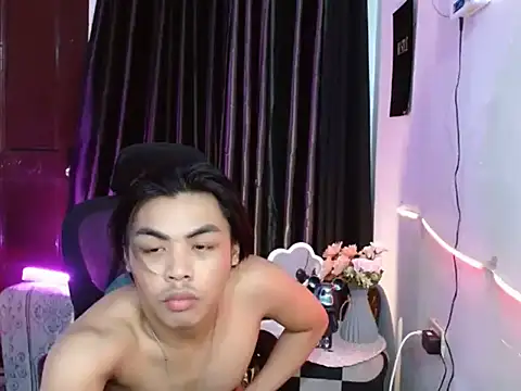UrKawasaki live cam on StripChat