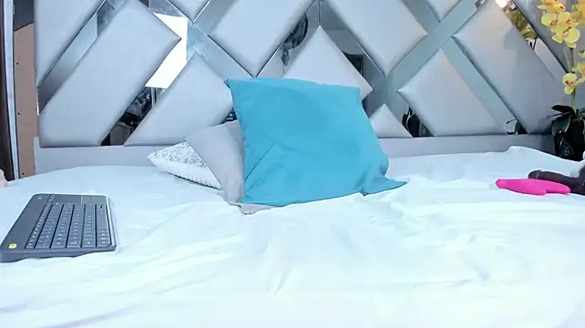 Rebeccamitchell webcam