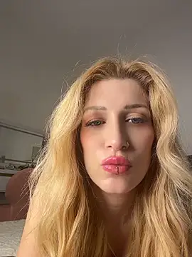 Molly_Johnson_uk live cam on StripChat