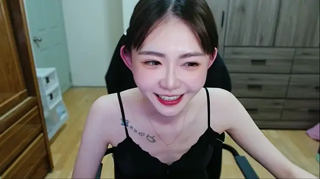 cccc_22 live cam on StripChat
