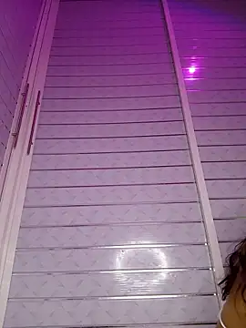 Yivi_3 live cam on StripChat