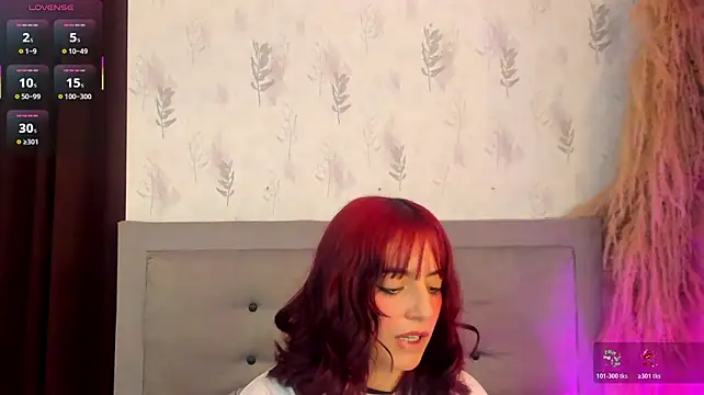 miahills__ live cam on StripChat