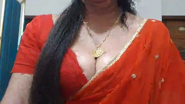Maisa-130 live cam on StripChat