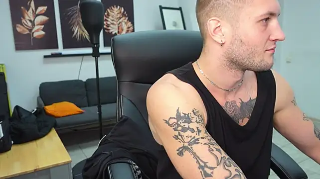 Igor_Wilde live cam on StripChat