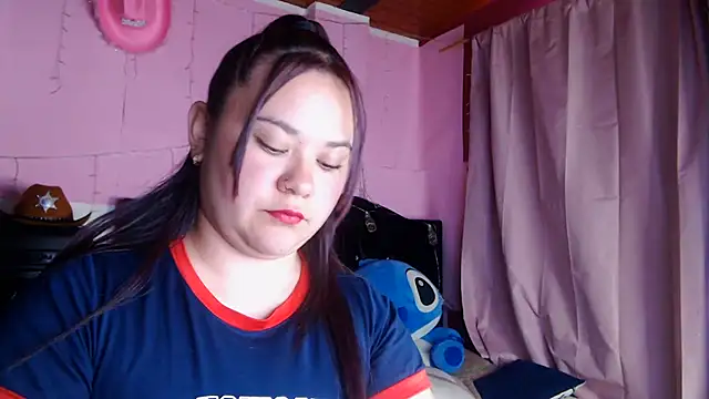 NikkiRous_