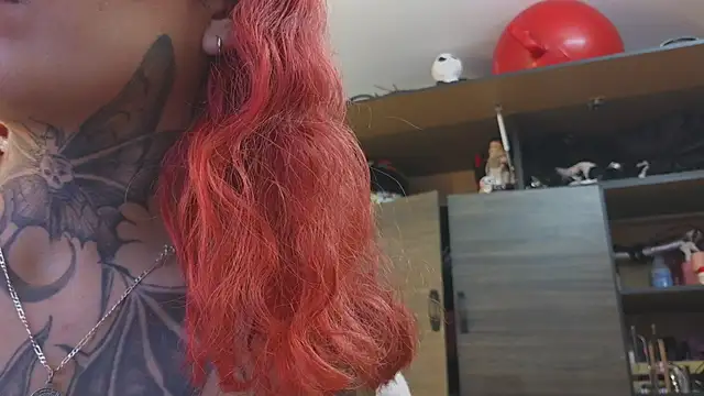 selene_red_