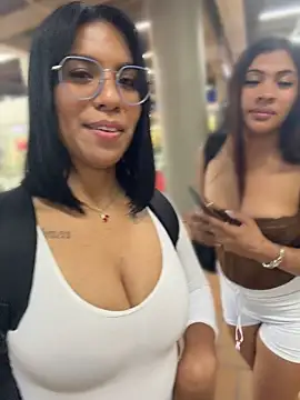 AlaiaStearling_ live cam preview