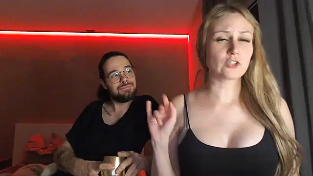 SweetGermanGoddess live cam on StripChat