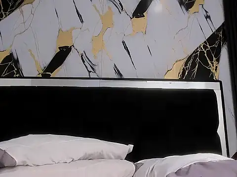 Adrian_Rouse webcam
