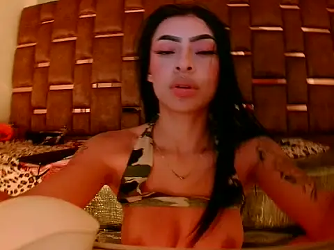 laylahotl live cam on StripChat
