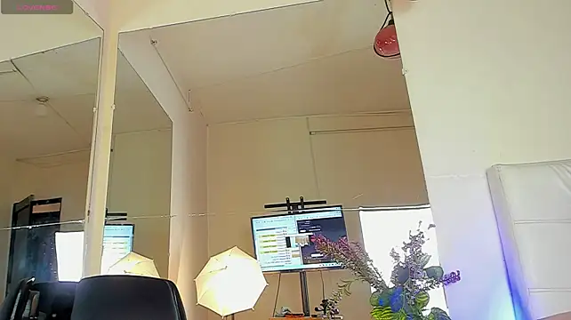 Anya_bloom_ live cam on StripChat