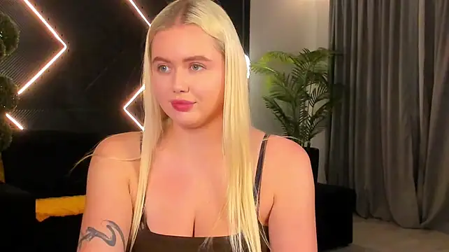 Julia_robertson live cam on StripChat