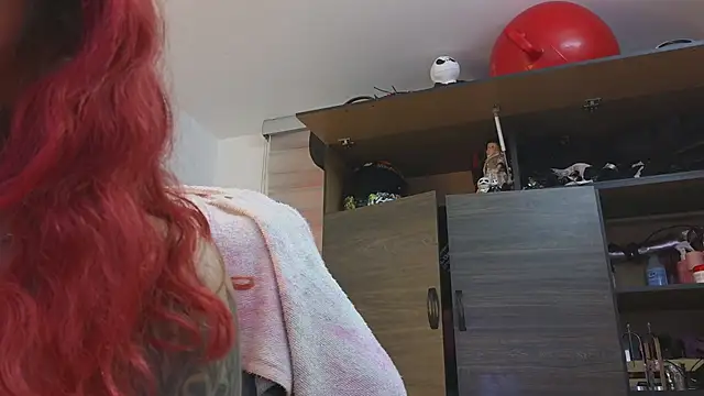 selene_red_